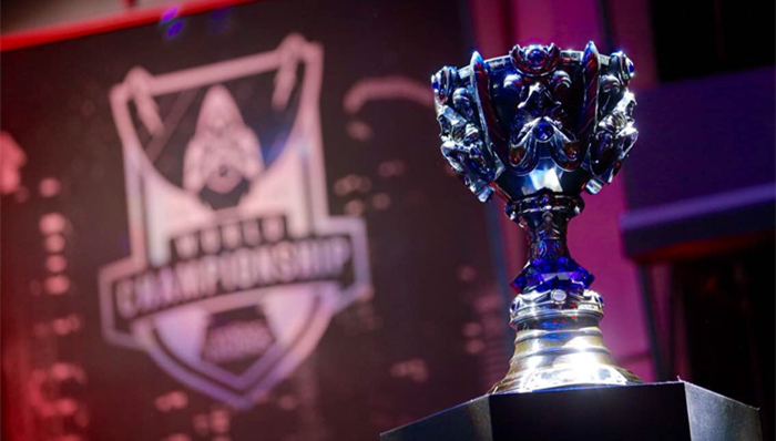 BLG爆冷落败IG，比赛热度飙升战术决策引发热议