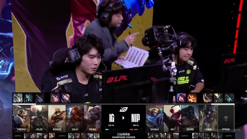 LPL美女主持酷似戚薇颜值引热议，新晋主持强势崛起挑战Rita地位